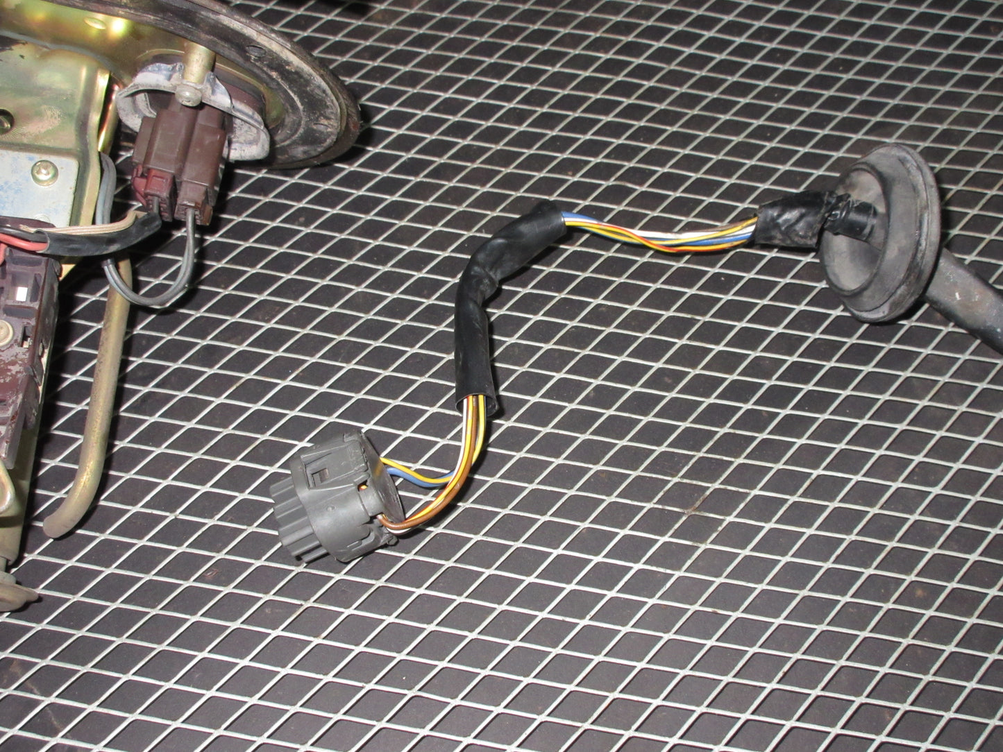 94 95 96 97 98 99 Toyota 1.8L Celica OEM Fuel Pump Sending Unit Pigtail Harness