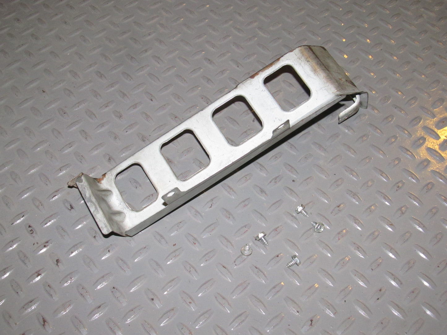 90 91 92 93 94 95 96 Nissan 300zx OEM ABS Computer Mounting Bracket
