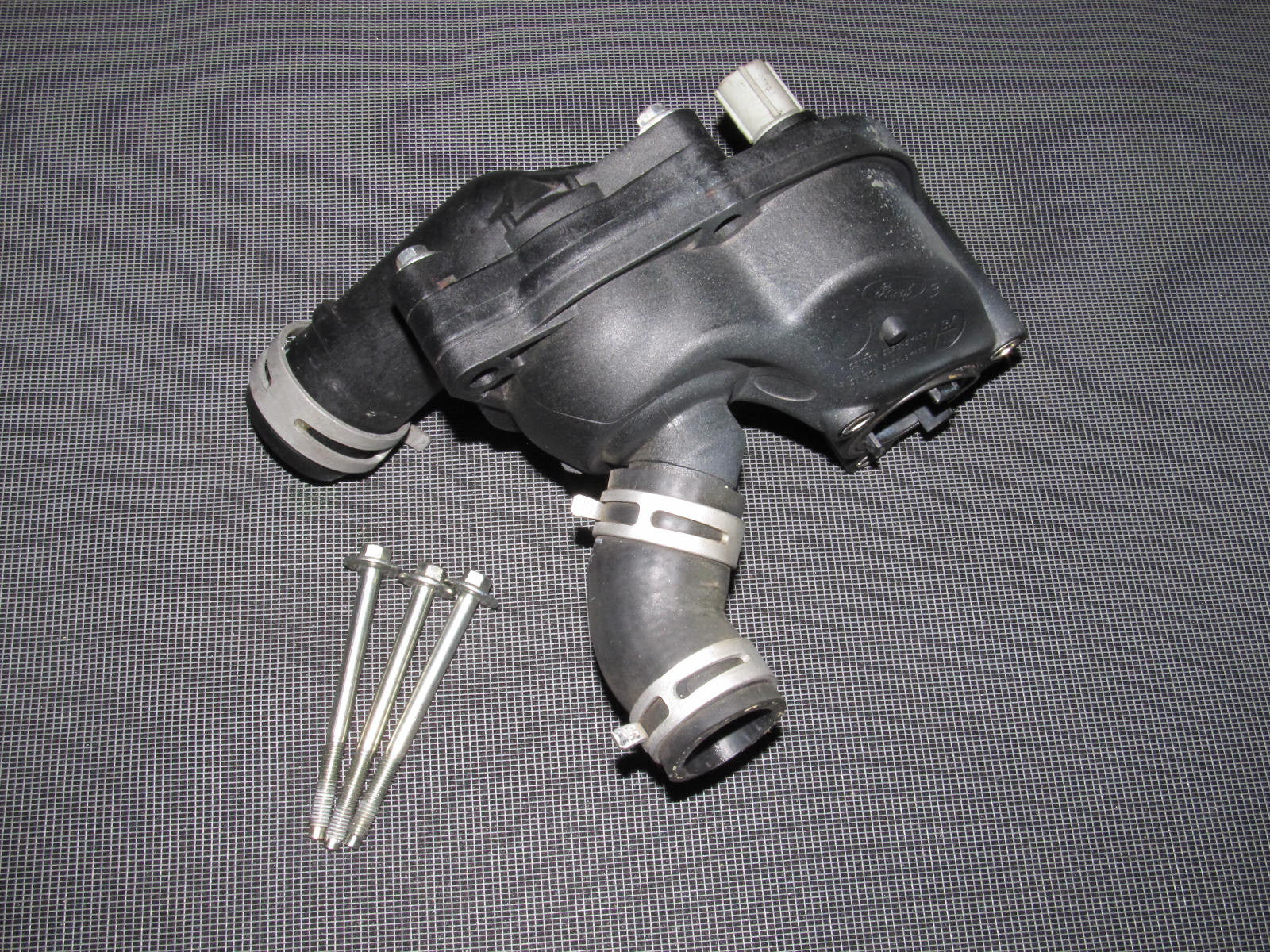 05 06 07 08 09 10 Ford Mustang 4.0 V6 Thermostats Housing with Sensor