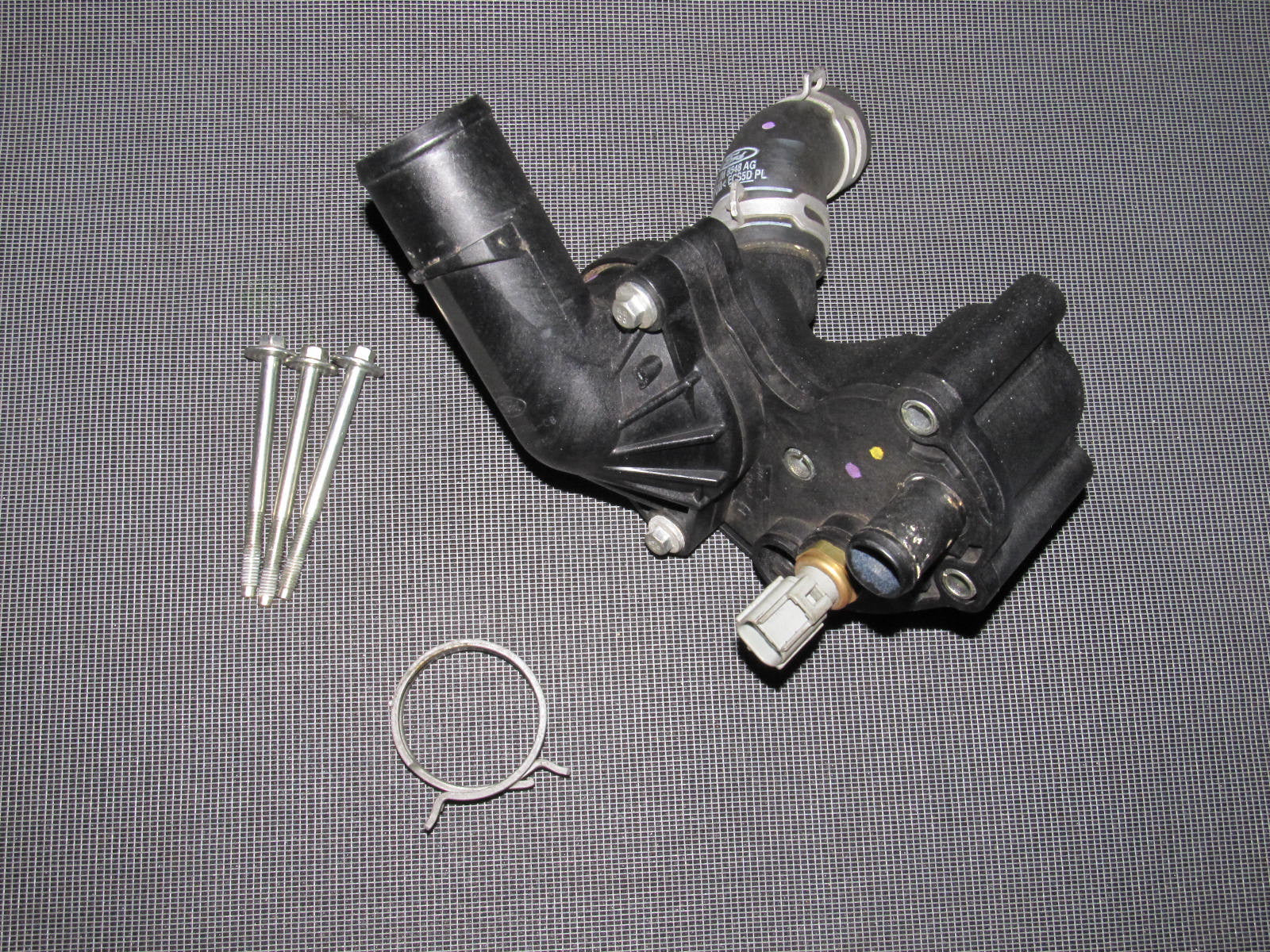 05 06 07 08 09 Ford Mustang 4.0 V6 Thermostats Housing with Sensor