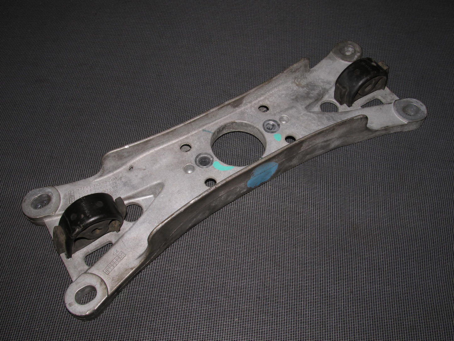 05 06 07 08 09 10 Ford Mustang 4.0 V6 OEM A/T Transmission Bracket