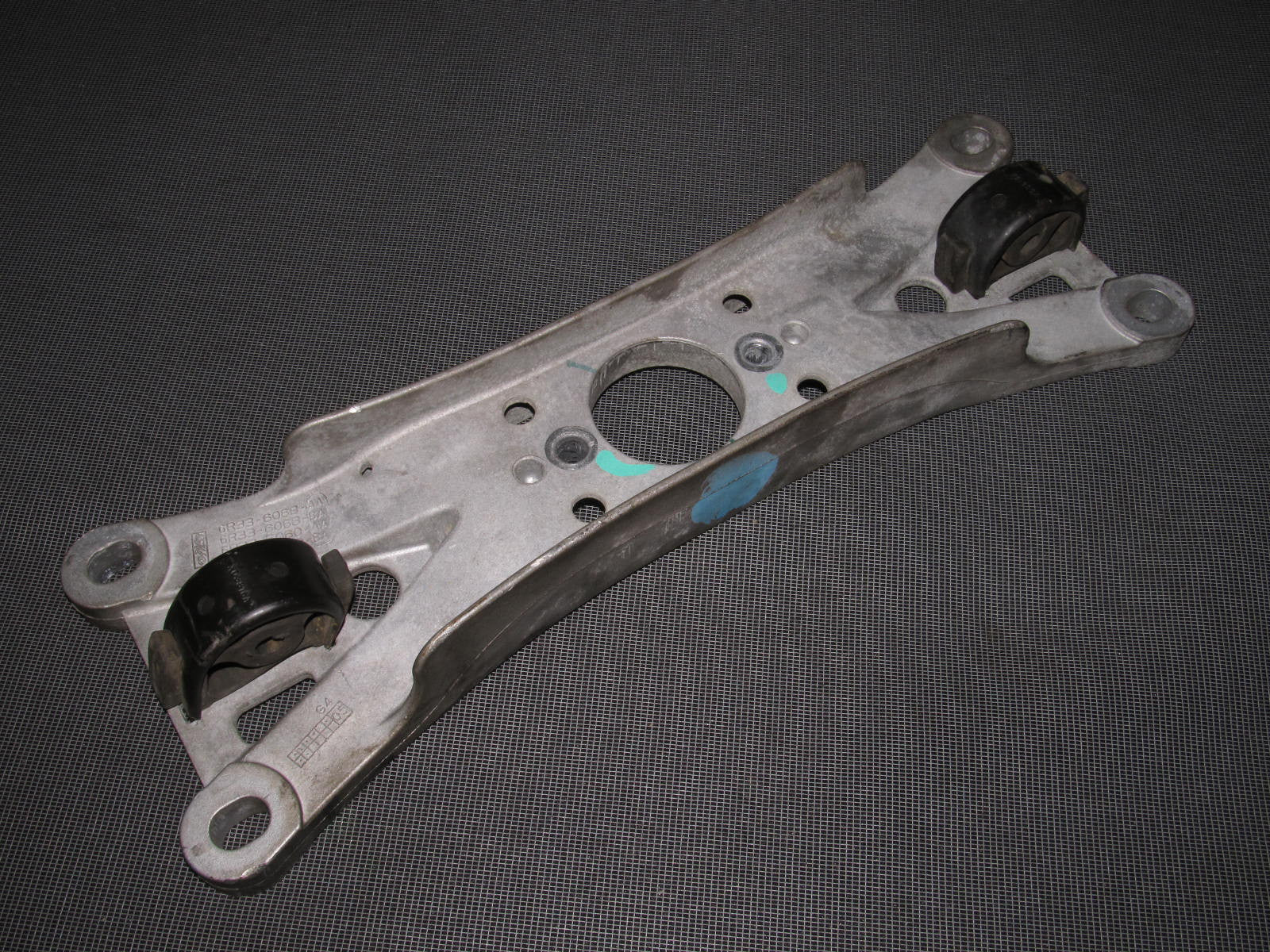 05 06 07 08 09 10 Ford Mustang 4.0 V6 OEM A/T Transmission Bracket