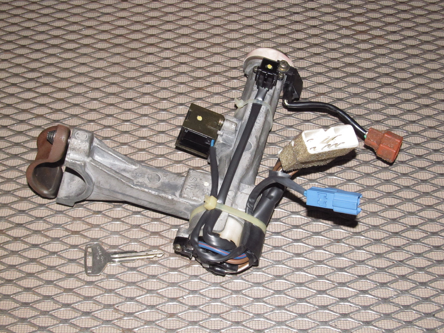 91 92 93 94 95 Toyota MR2 OEM A/T Ignition Lock Cylinder & Switch