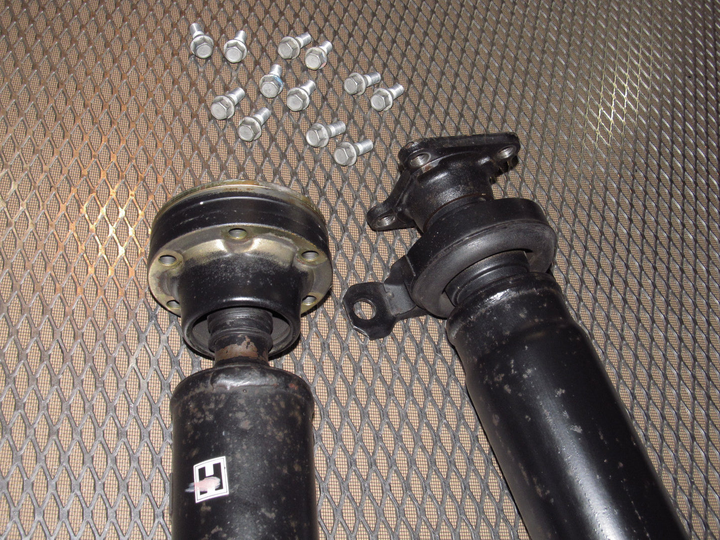 90-96 Nissan 300zx OEM Driveshaft - M/T - Twin Turbo – Autopartone