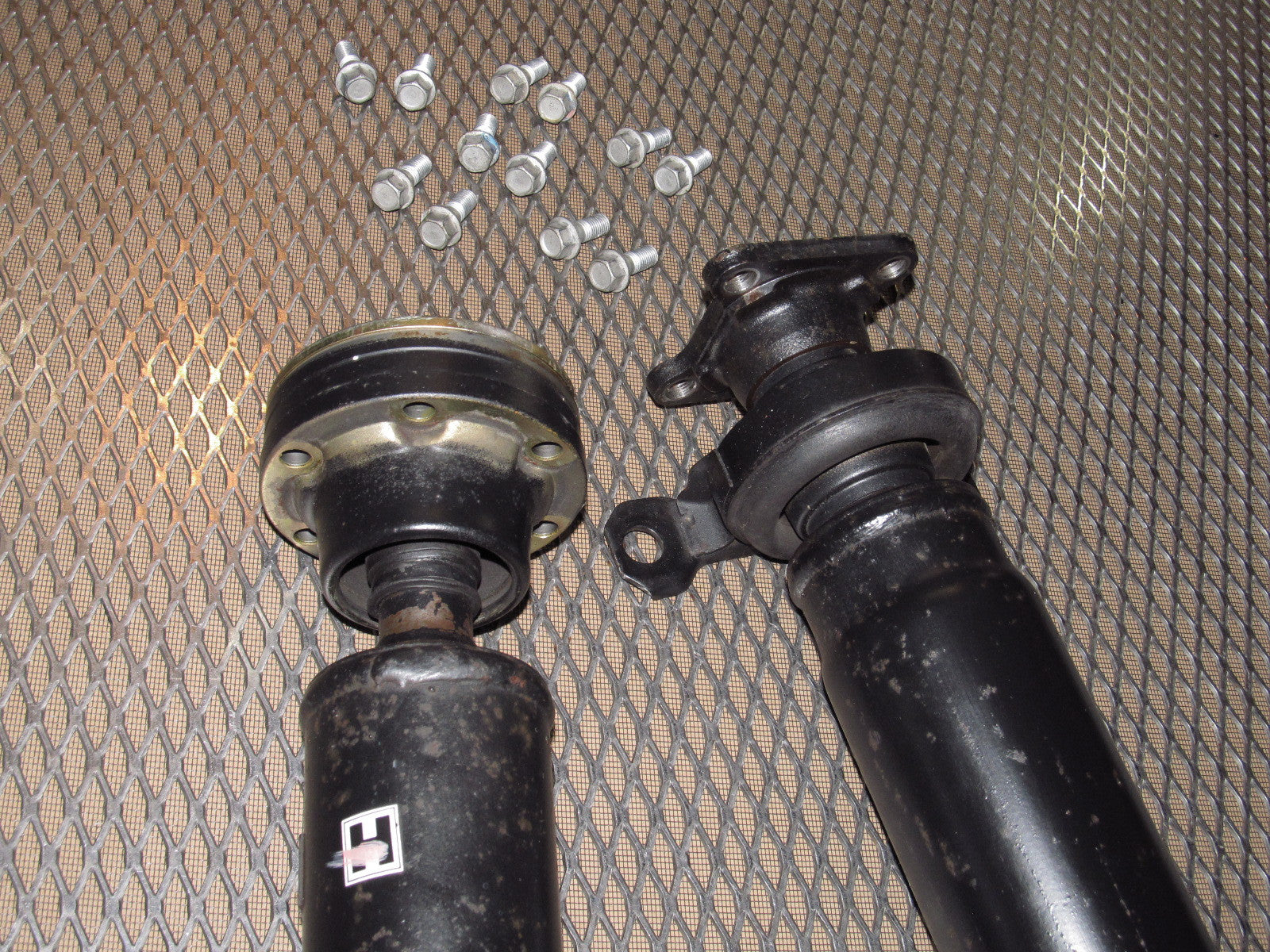 90-96 Nissan 300zx OEM Driveshaft - M/T - Twin Turbo – Autopartone