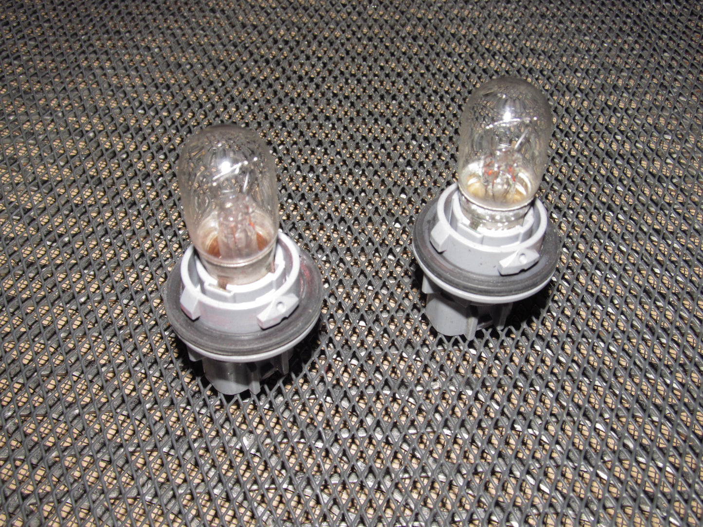 94 95 96 97 Mitsubishi 3000GT Front Side Marker Bulb Socket