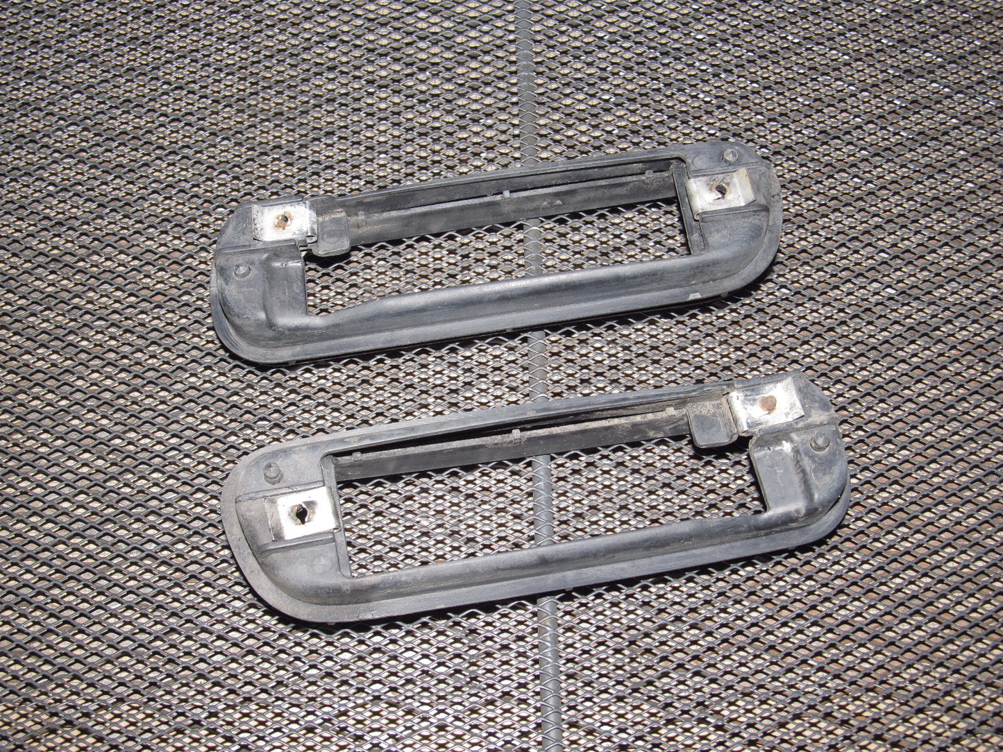 92 93 94 95 96 Honda Prelude OEM Rear Side Marker Mounting Bracket Bezel