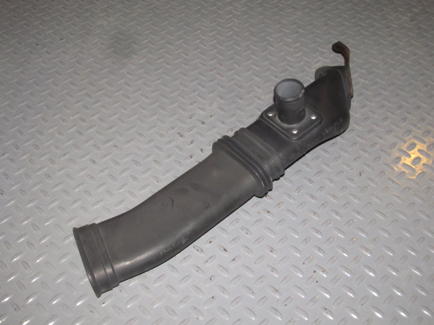 90 91 92 93 94 95 96 Nissan 300zx Non Turbo OEM Intake Air Charge Duct Tube - Right
