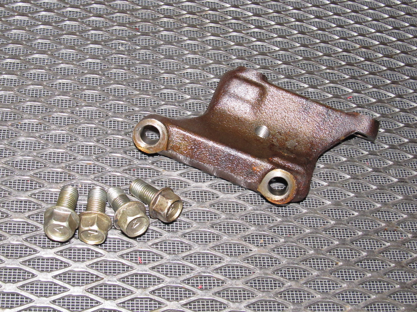94 95 96 97 Mitsubishi 3000GT Engine Knock Sensor Bracket