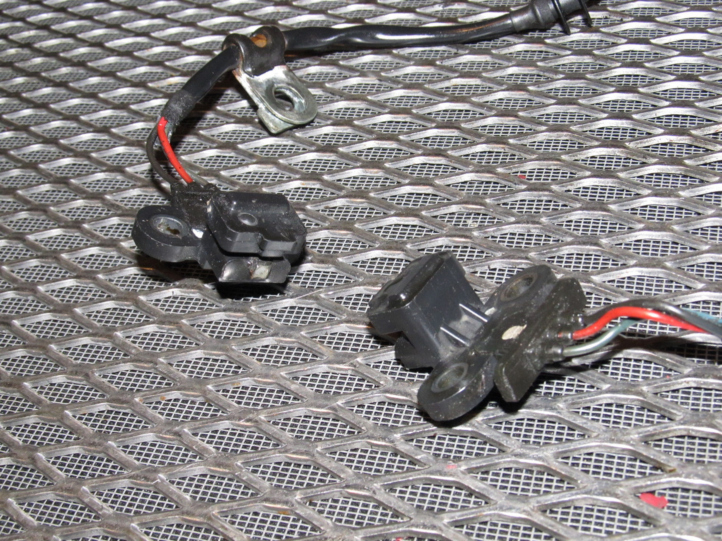 94 95 96 97 Mitsubishi 3000GT Engine Cam & Crank Sensor