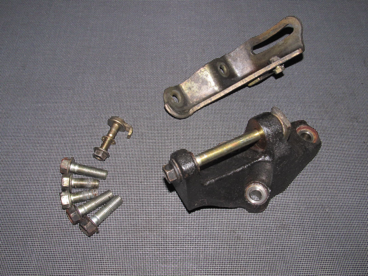 94 95 96 97 98 99 00 01 Acura Integra OEM B18B1 Alternator Bracket