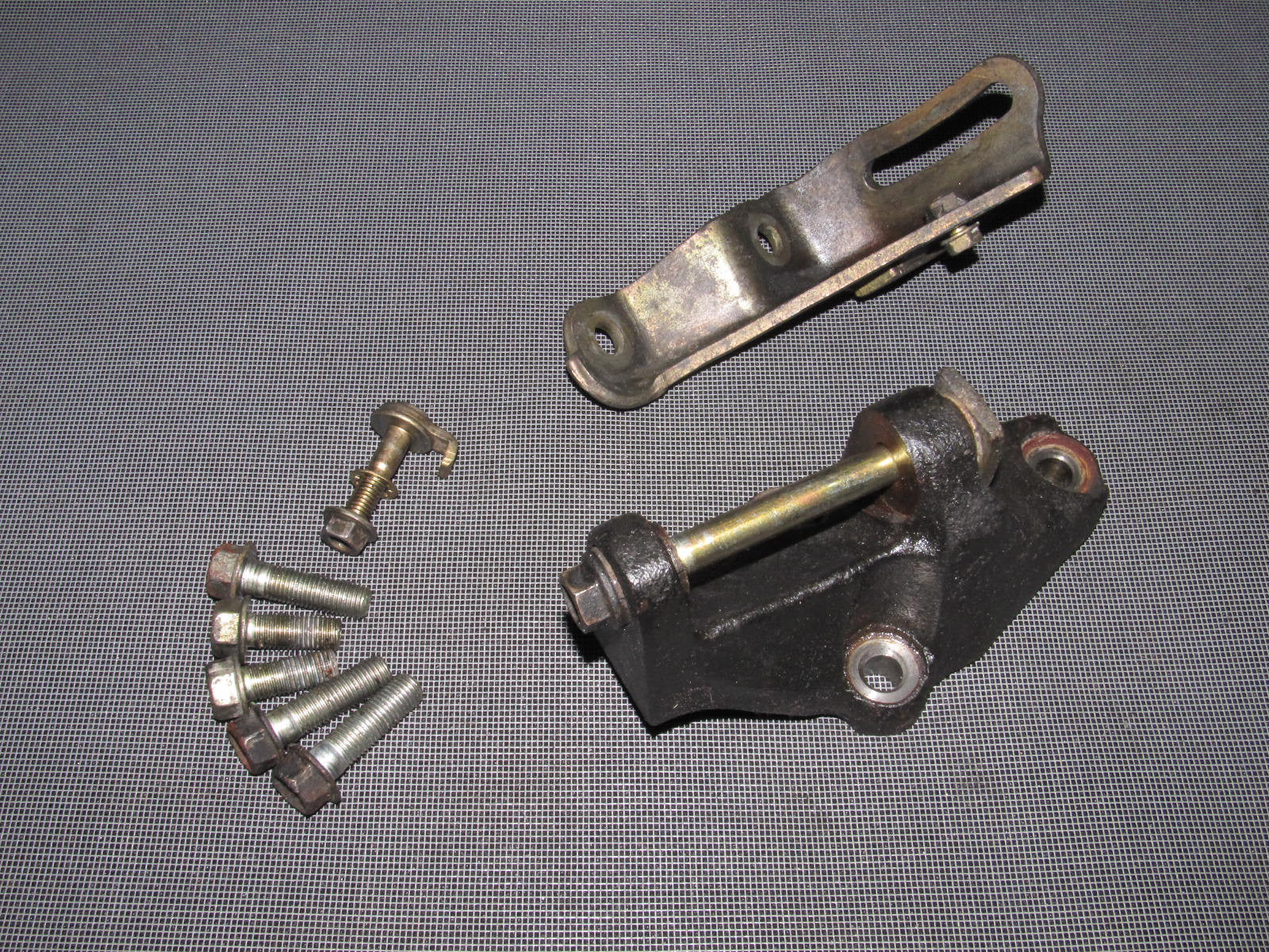 94 95 96 97 98 99 00 01 Acura Integra OEM B18B1 Alternator Bracket