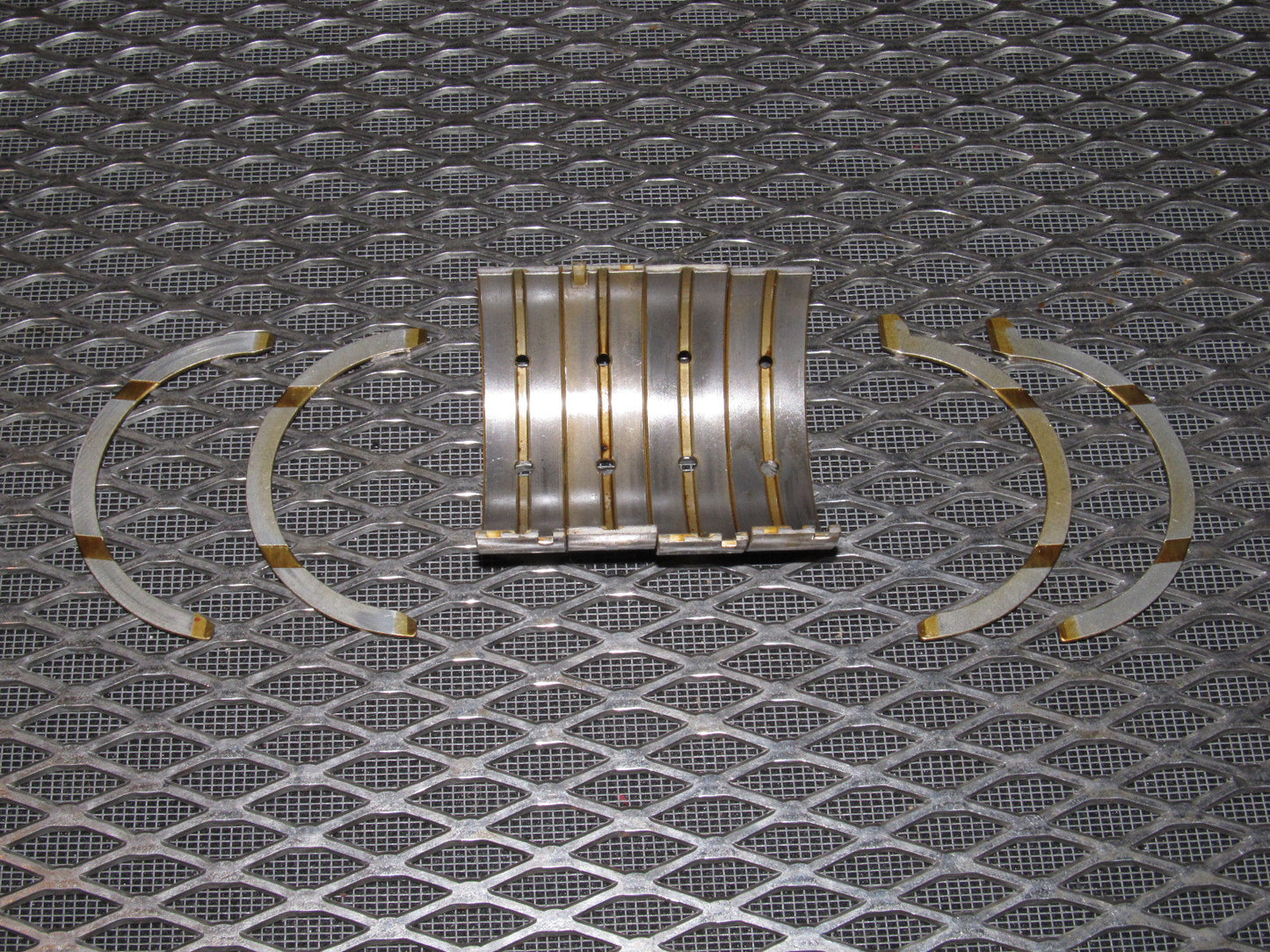 94 95 96 97 Mitsubishi 3000GT Engine Crankshaft Bridge Main Bearing  - DOHC N/A