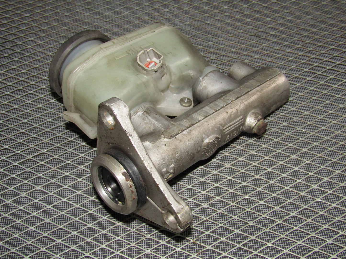 92-93 Toyota Camry OEM Brake Master Cylinder Non ABS