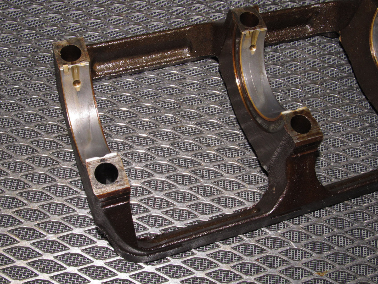 94 95 96 97 Mitsubishi 3000GT Engine Crankshaft Bridge Main Bearing  - DOHC N/A