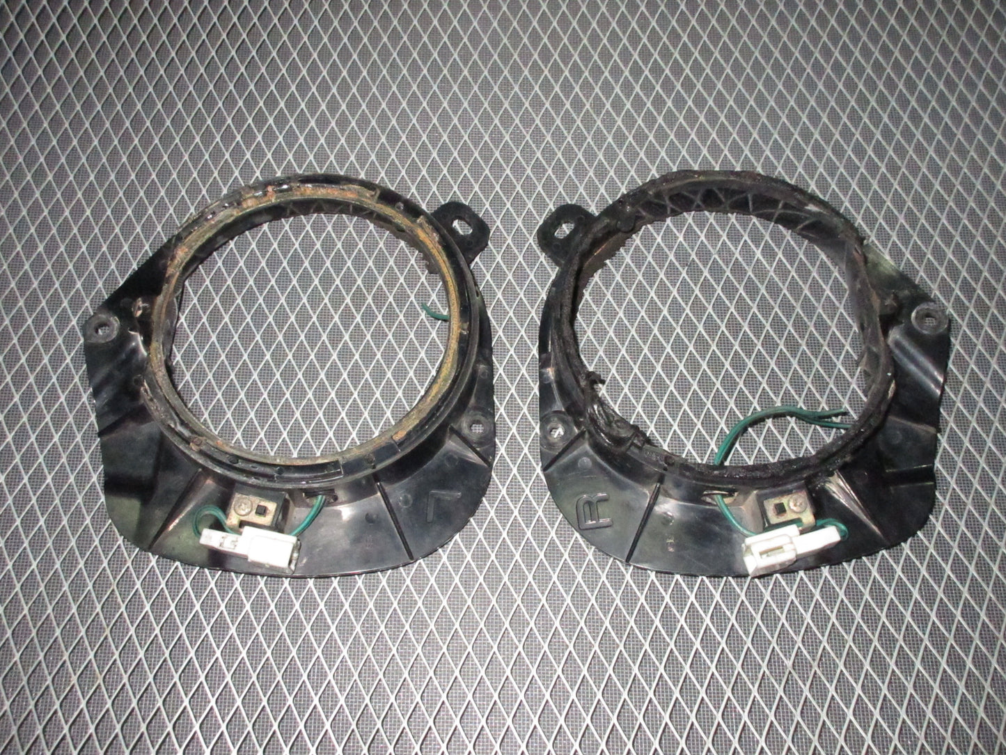 92 93 Lexus ES300 OEM Front Door Speaker Mounting Bracket Set
