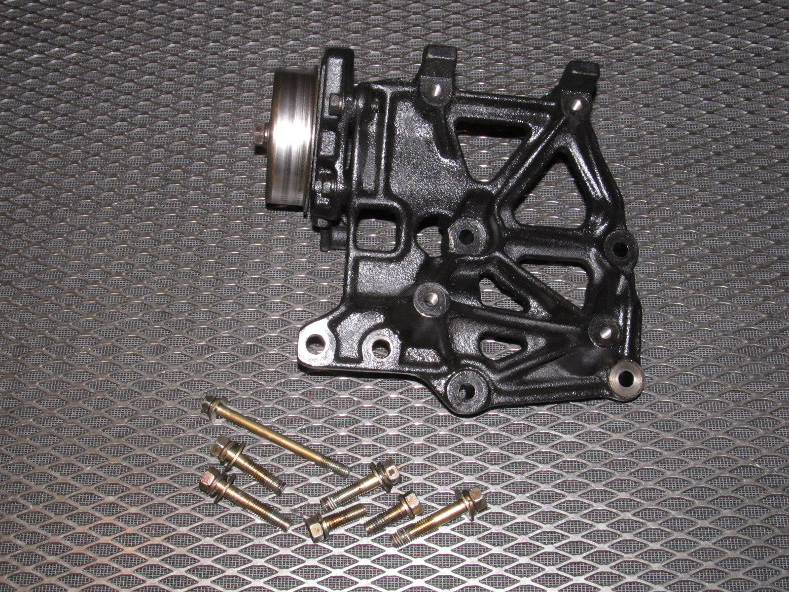 94 95 96 97 Mitsubishi 3000GT A/C Compressor Mounting Bracket