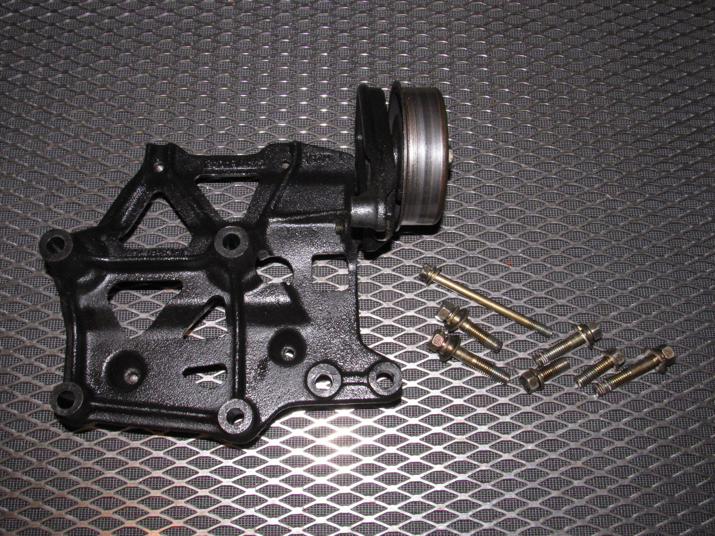 94 95 96 97 Mitsubishi 3000GT A/C Compressor Mounting Bracket