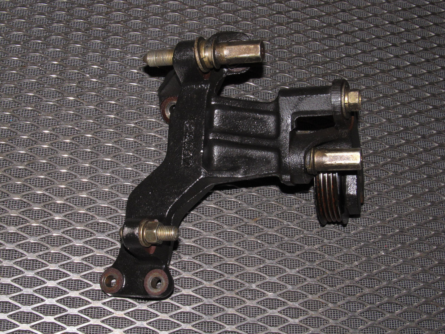 94 95 96 97 Mitsubishi 3000GT Power Steering Pump Mounting Bracket