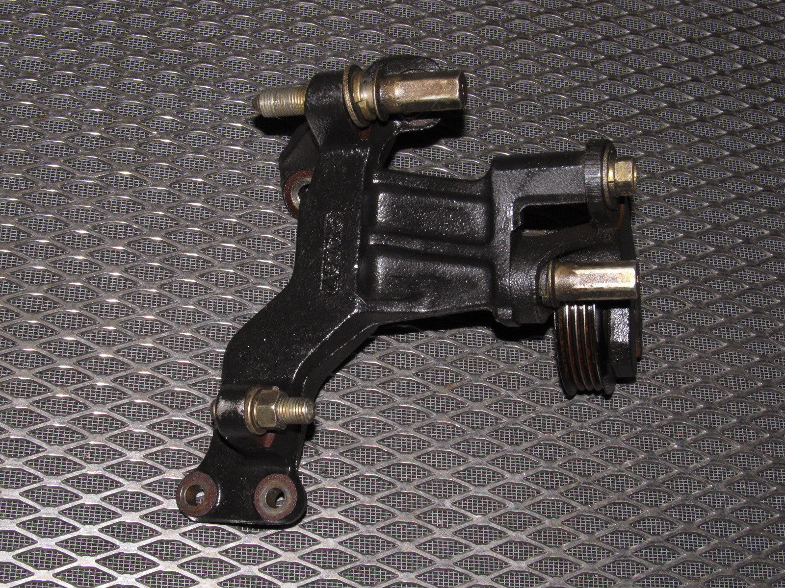94 95 96 97 Mitsubishi 3000GT Power Steering Pump Mounting Bracket
