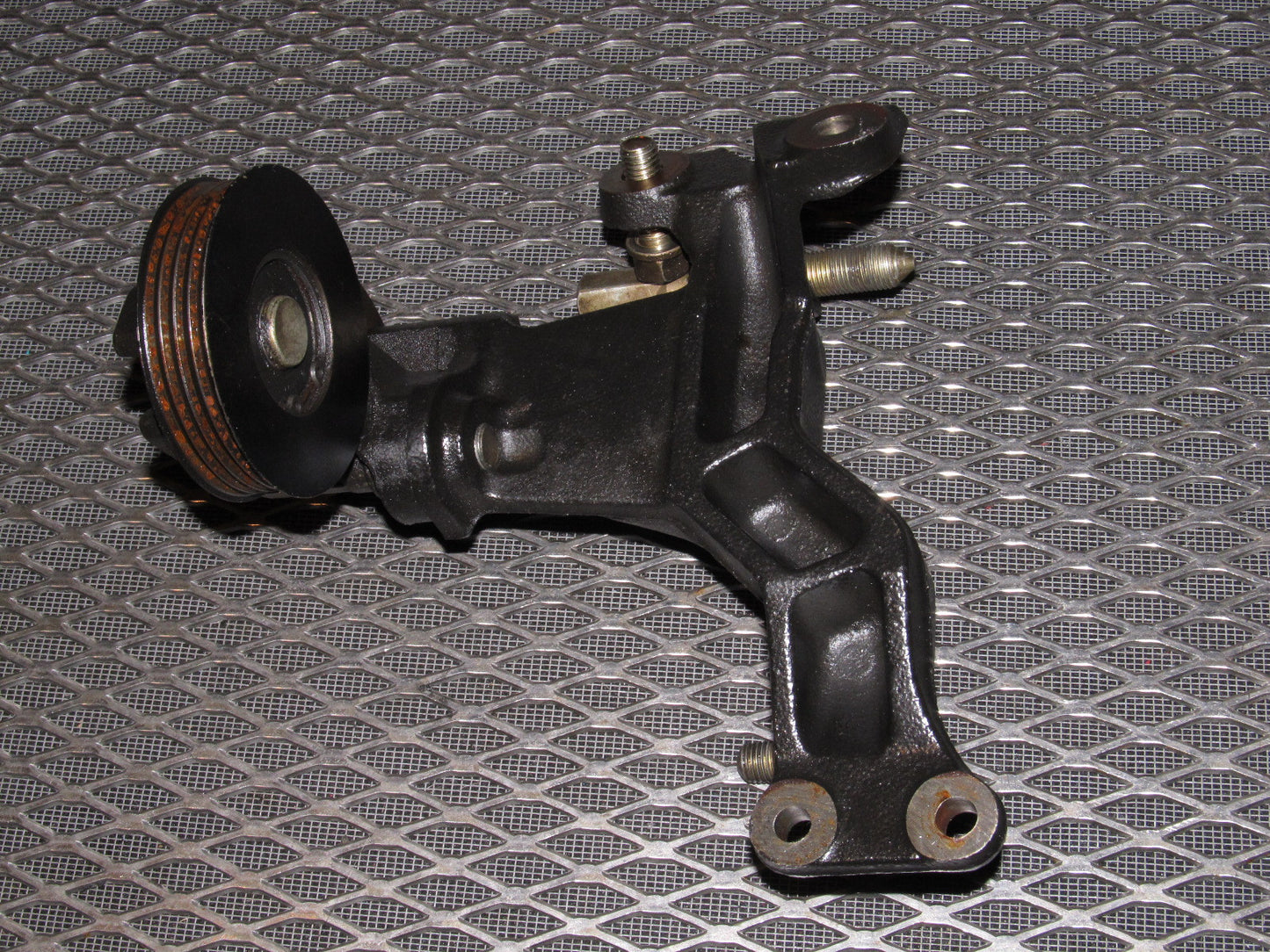94 95 96 97 Mitsubishi 3000GT Power Steering Pump Mounting Bracket