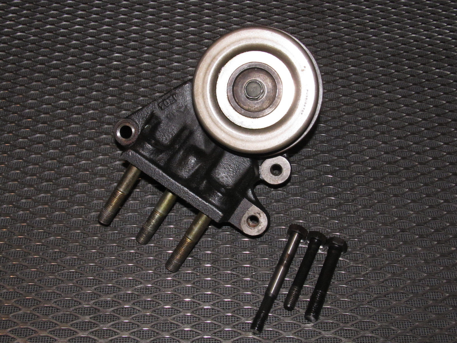 94 95 96 97 Mitsubishi 3000GT Engine Motor Mount Bracket - Left