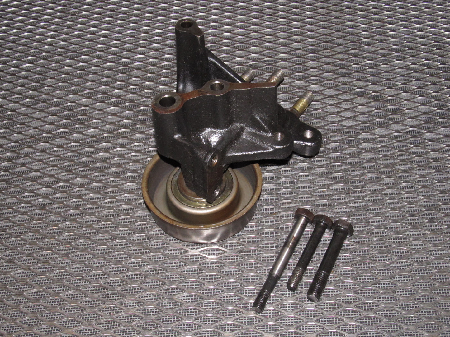 94 95 96 97 Mitsubishi 3000GT Engine Motor Mount Bracket - Left