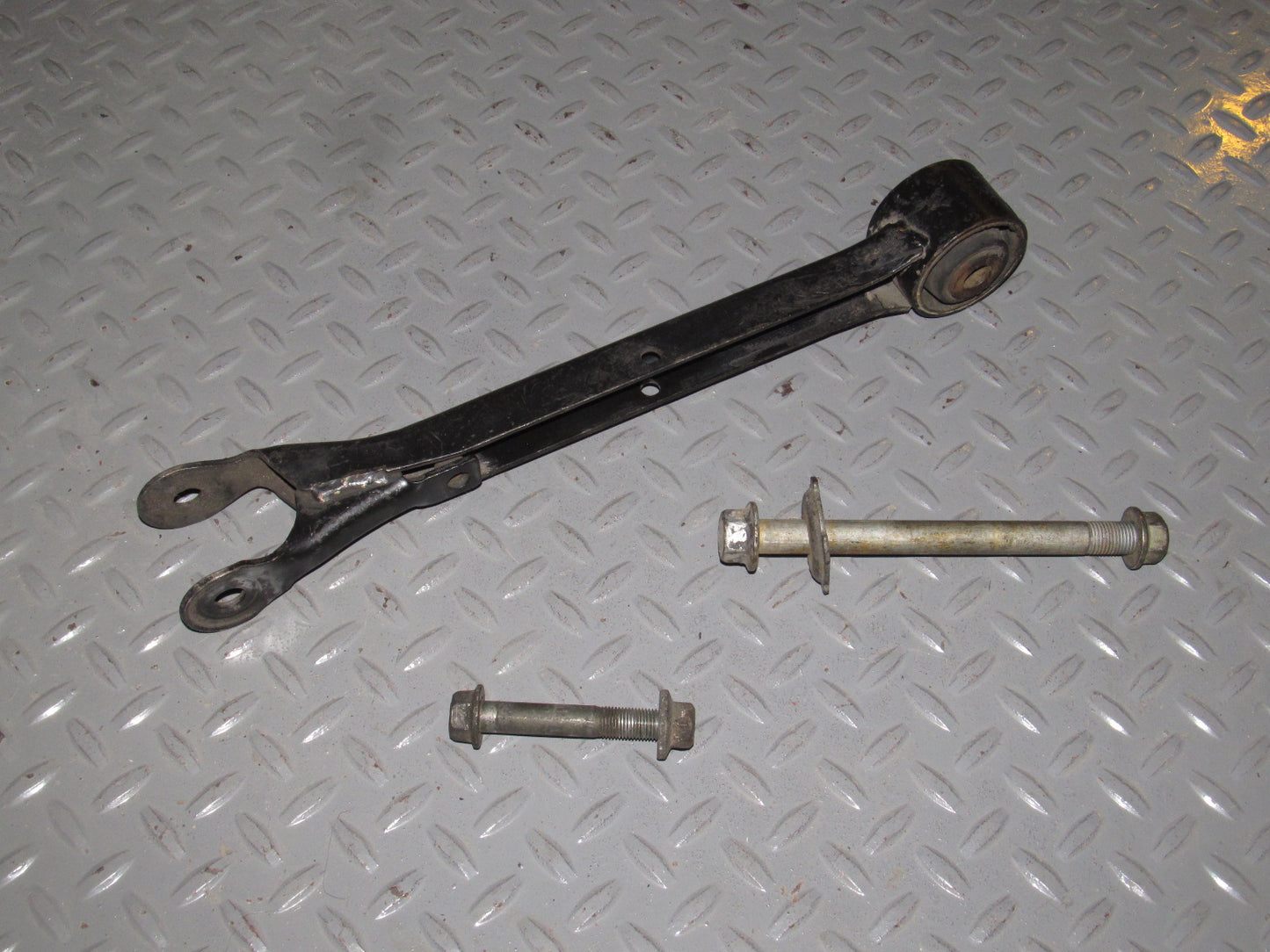 92 93 94 95 96 97 Subaru SVX OEM Rear Control Trailing Arm - Right