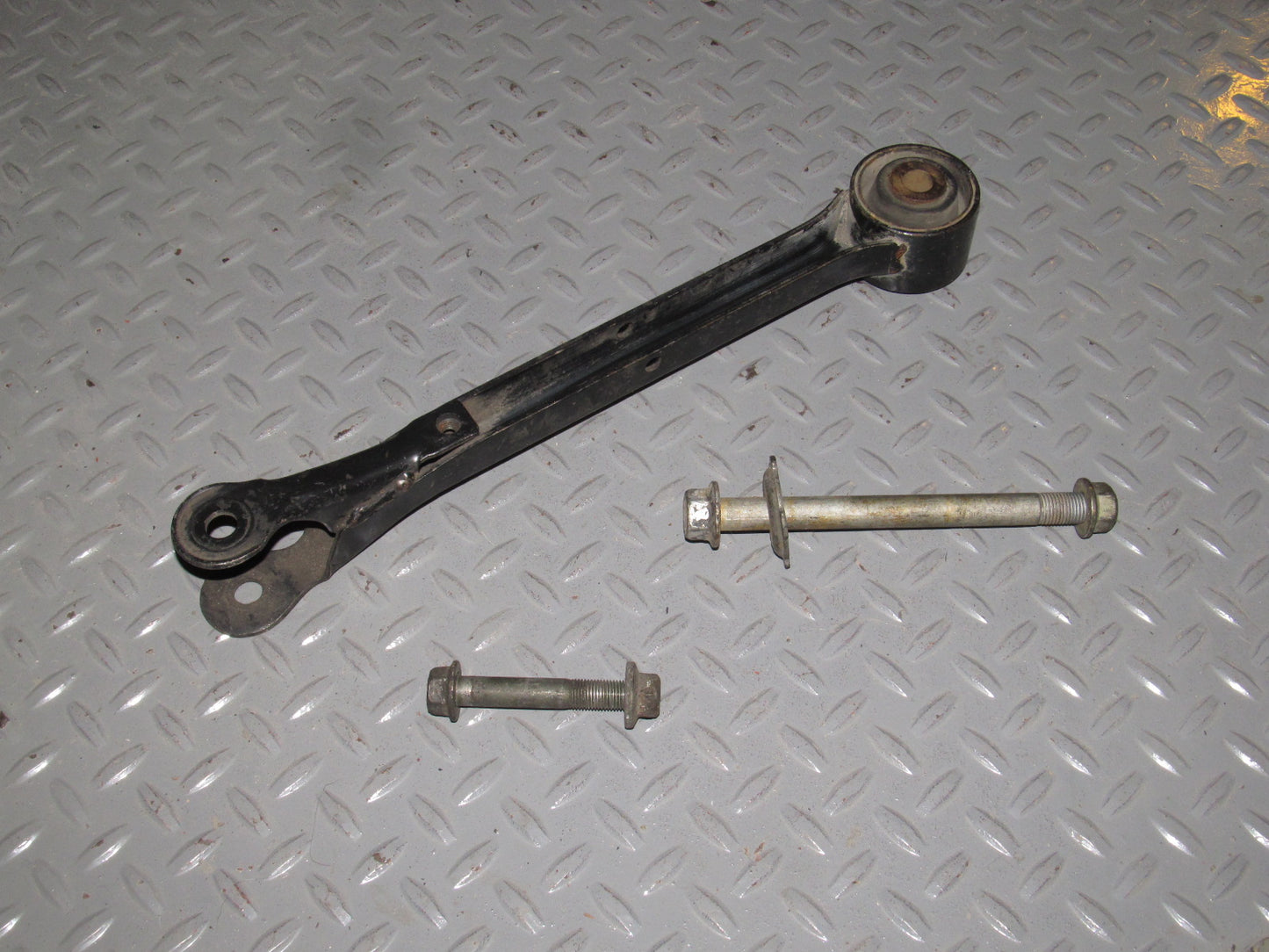 92 93 94 95 96 97 Subaru SVX OEM Rear Control Trailing Arm - Right