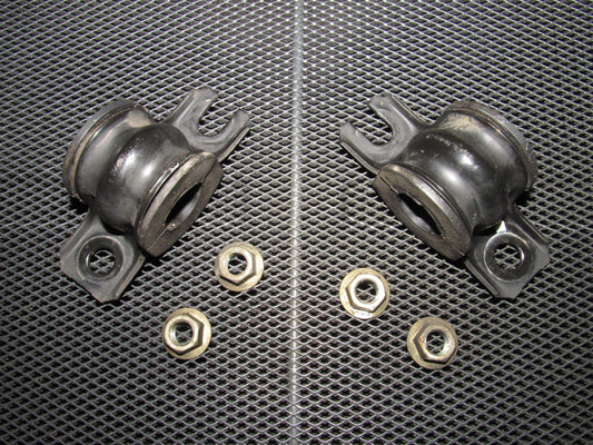 03-04 Infiniti G35 Sedan OEM Rear Stabilizer Bar Mount Set
