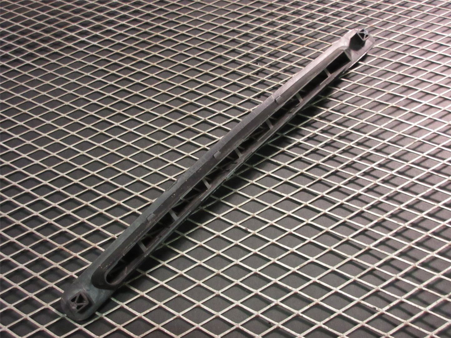 94 95 96 97 Mitsubishi 3000GT OEM Door Panel Window Defroster Air Vent - Left