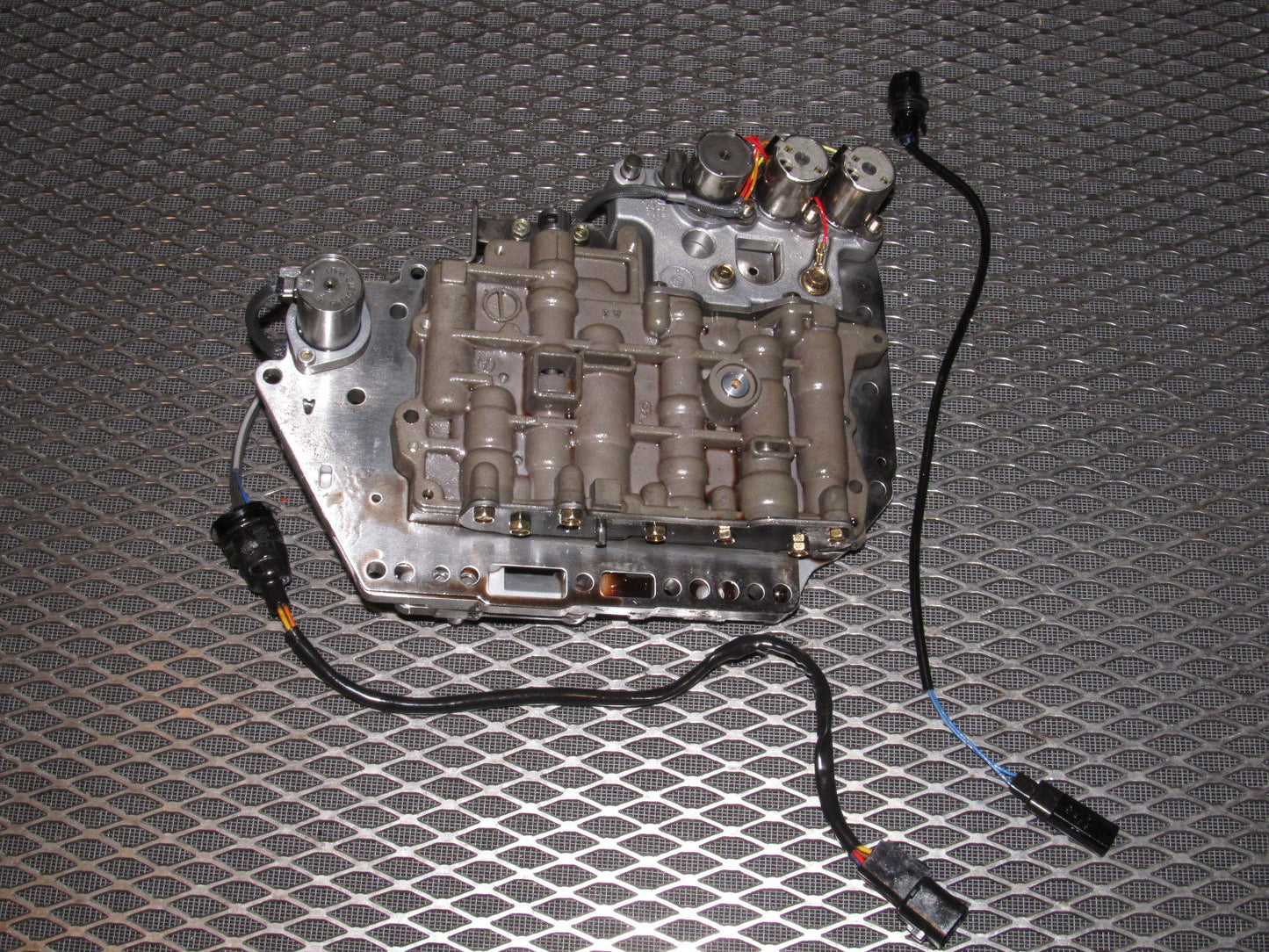 94 95 96 97 Mitsubishi 3000GT A/T Transmission Valve Body
