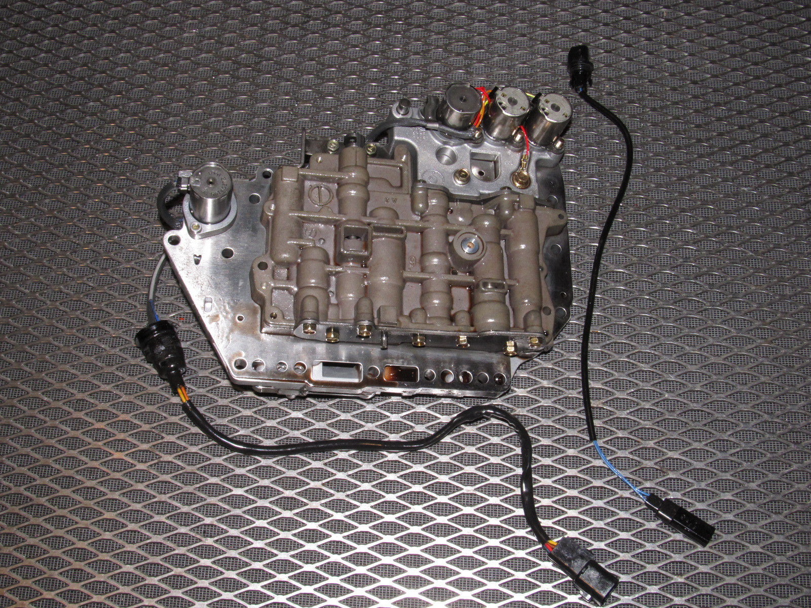 94 95 96 97 Mitsubishi 3000GT A/T Transmission Valve Body