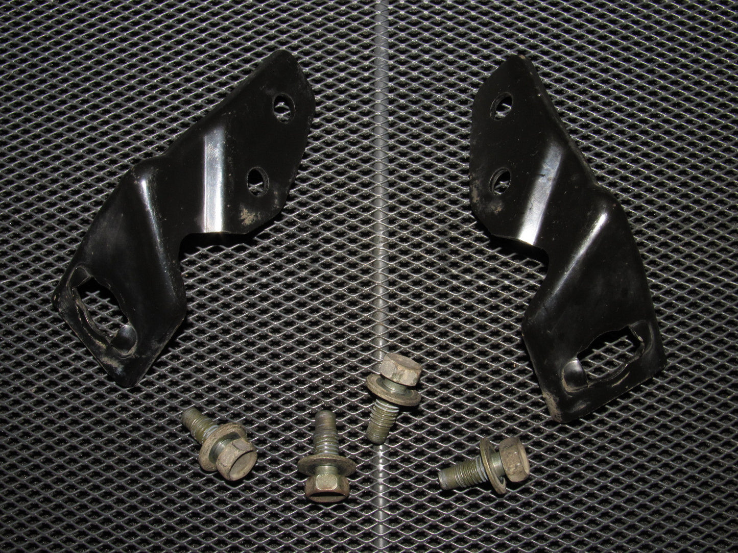 03-04 Infiniti G35 Sedan OEM Rear Brake Hose Holder Bracket Set