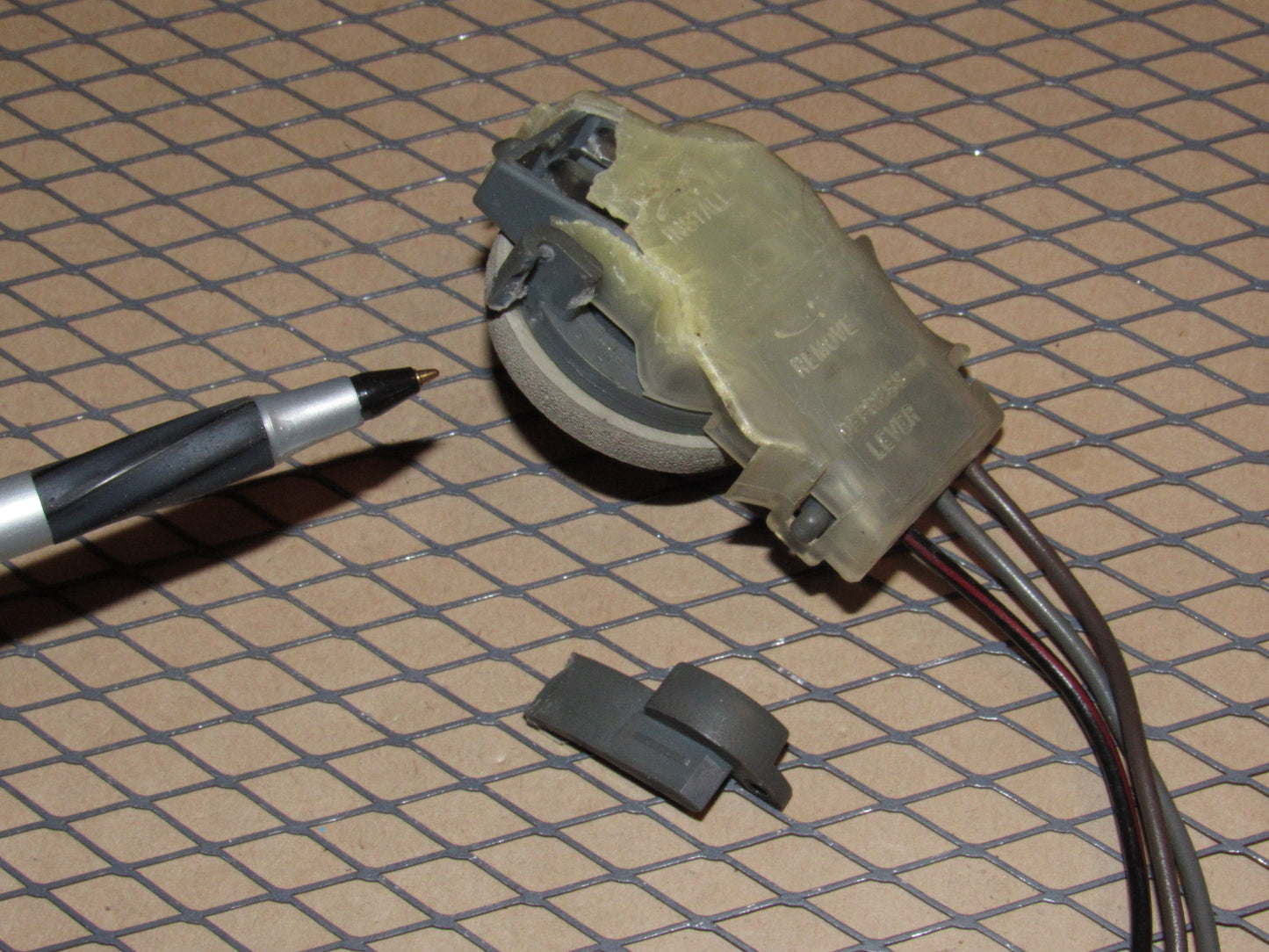 81 82 83 84 Volkswagen Rabbit OEM Tail Light 3 Wiring Bulb Socket