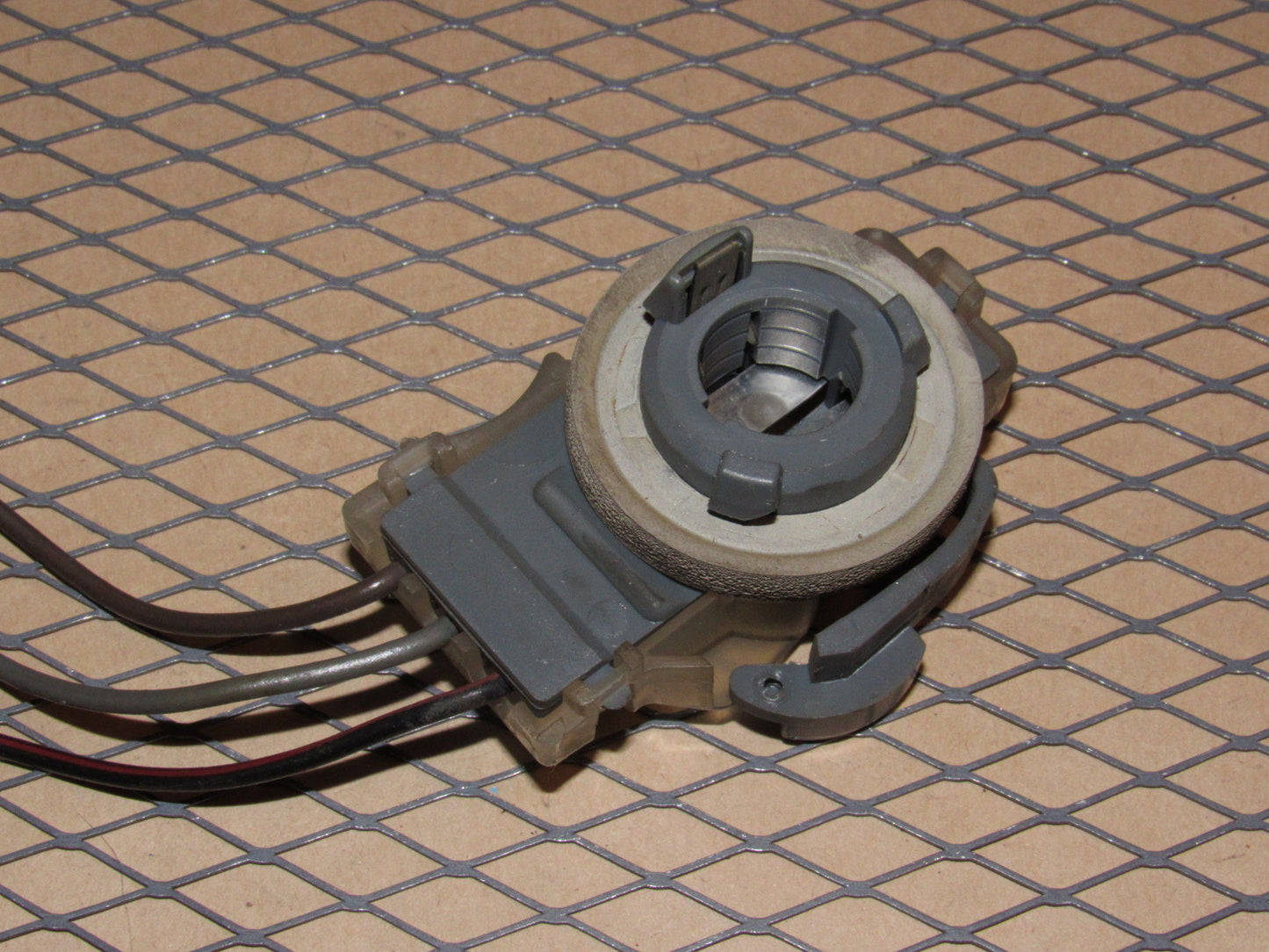 81 82 83 84 Volkswagen Rabbit OEM Tail Light 3 Wiring Bulb Socket