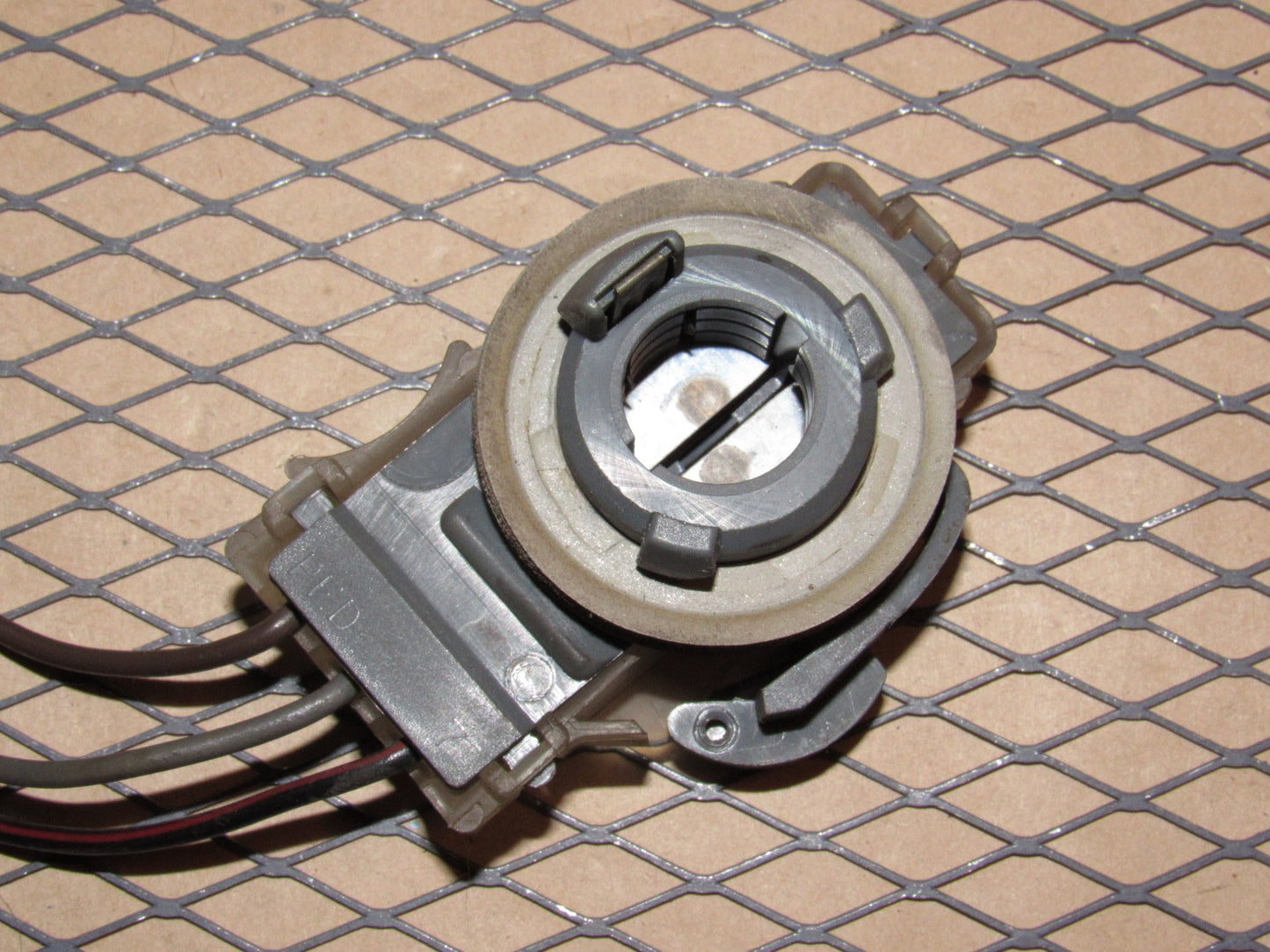 81 82 83 84 Volkswagen Rabbit OEM Tail Light 3 Wiring Bulb Socket