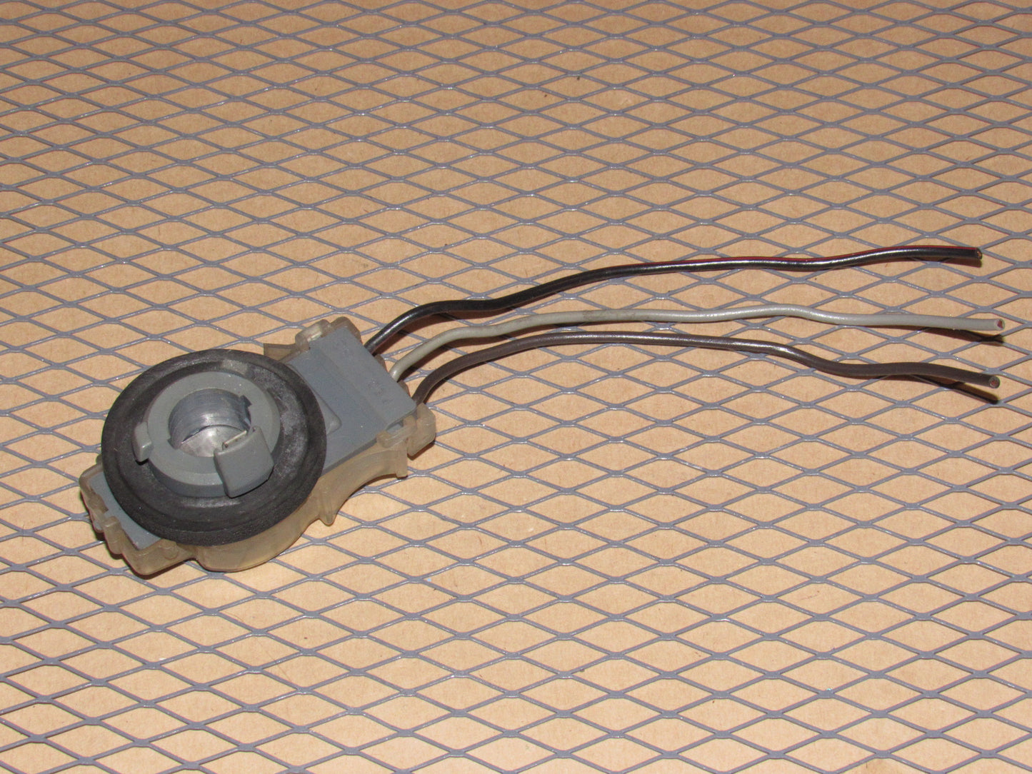 81 82 83 84 Volkswagen Rabbit OEM Tail Light 3 Wiring Bulb Socket
