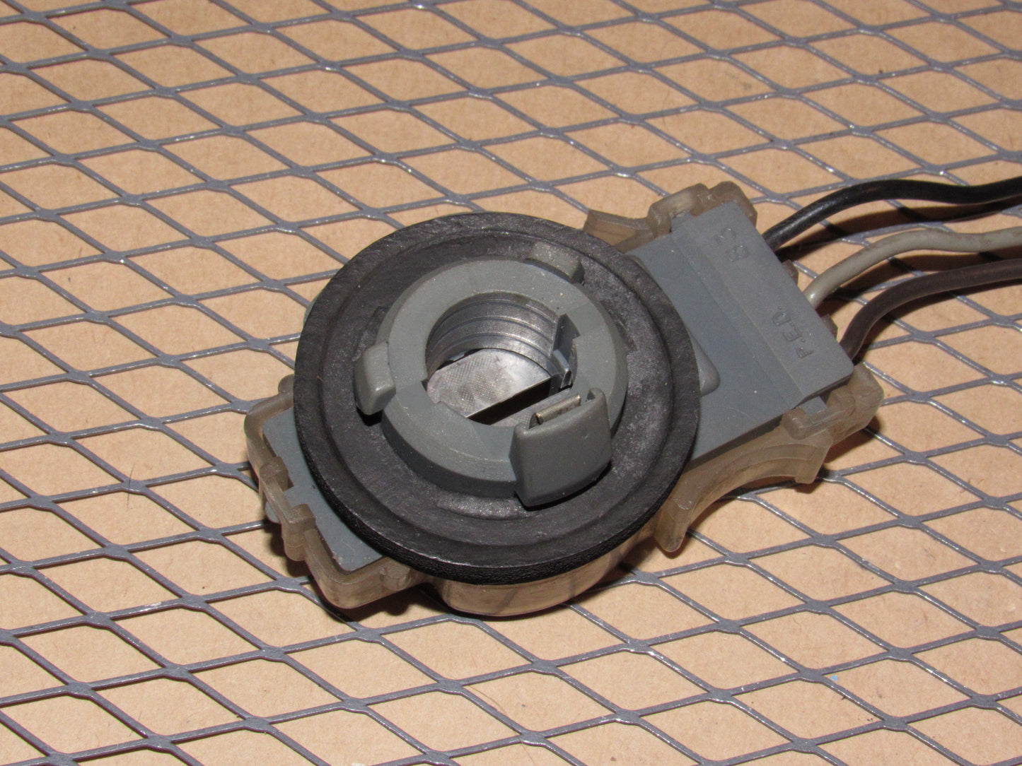 81 82 83 84 Volkswagen Rabbit OEM Tail Light 3 Wiring Bulb Socket