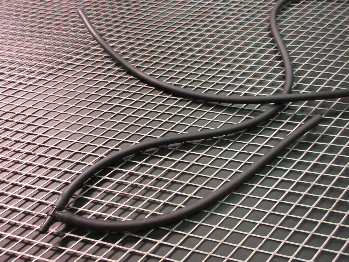 94 95 96 97 Mitsubishi 3000GT OEM Hood Washer Nozzle Hose