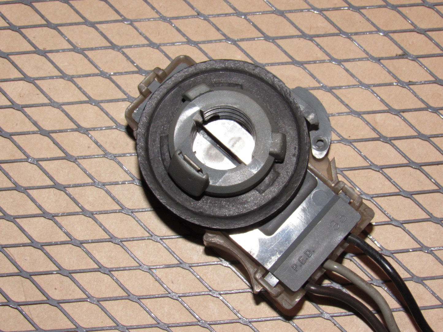 81 82 83 84 Volkswagen Rabbit OEM Tail Light 3 Wiring Bulb Socket