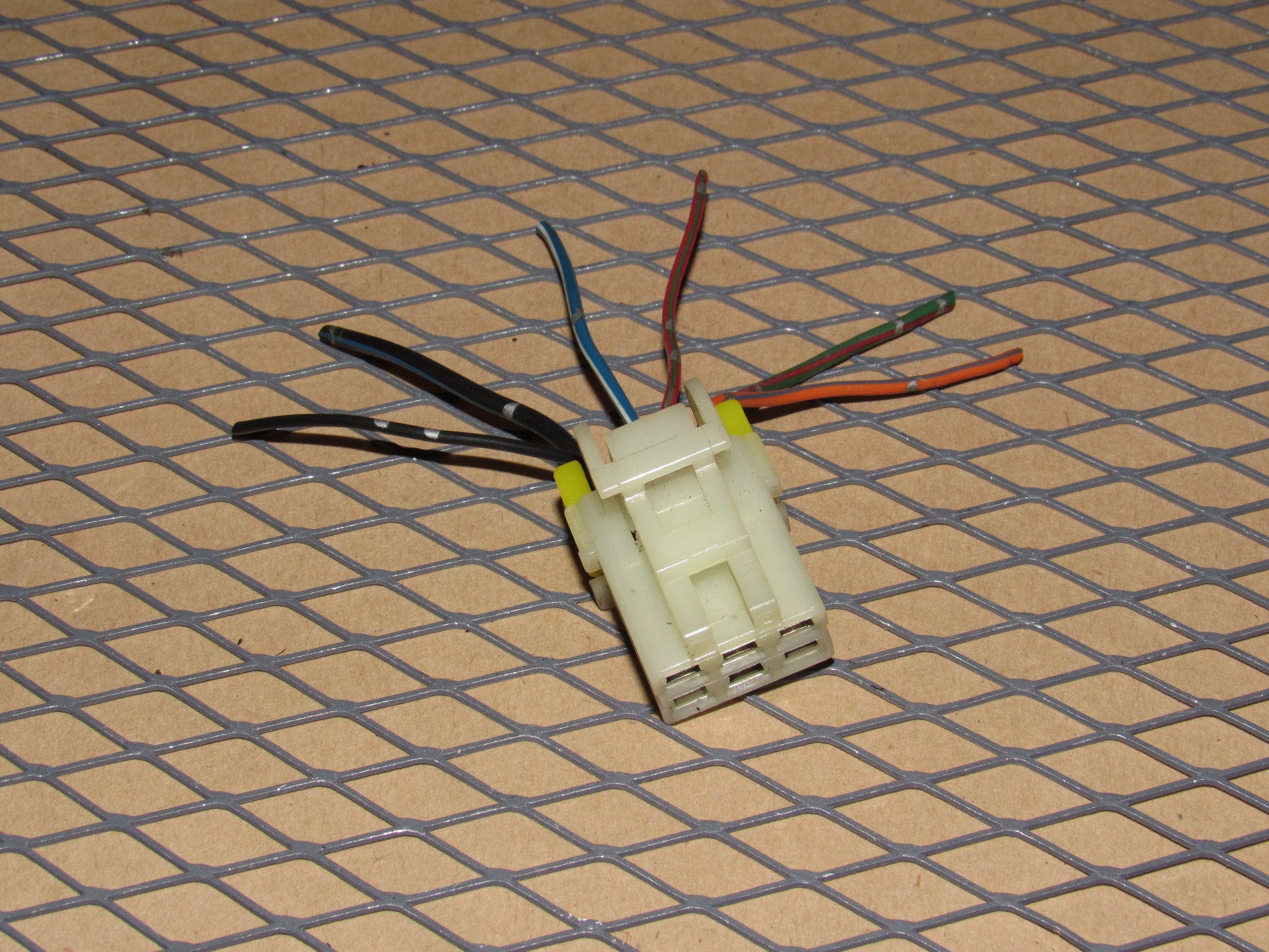 92 93 94 Isuzu Trooper OEM Rear Defroster Switch Pigtail Harness