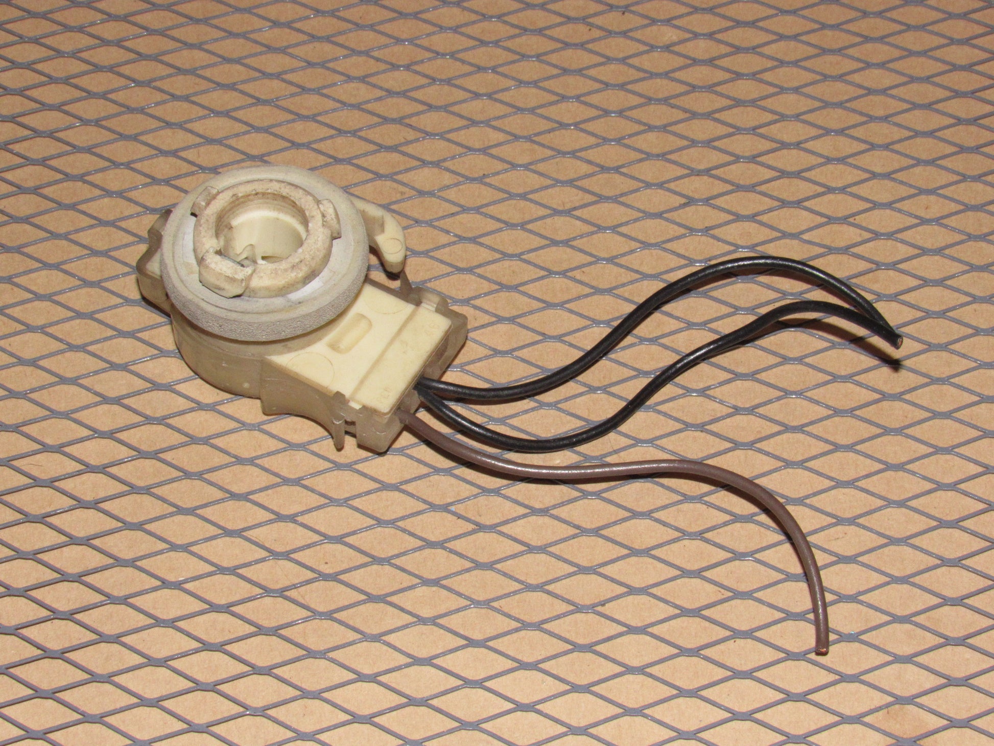 81 82 83 84 Volkswagen Rabbit OEM Tail Reverse Light 3 Wiring Bulb Socket