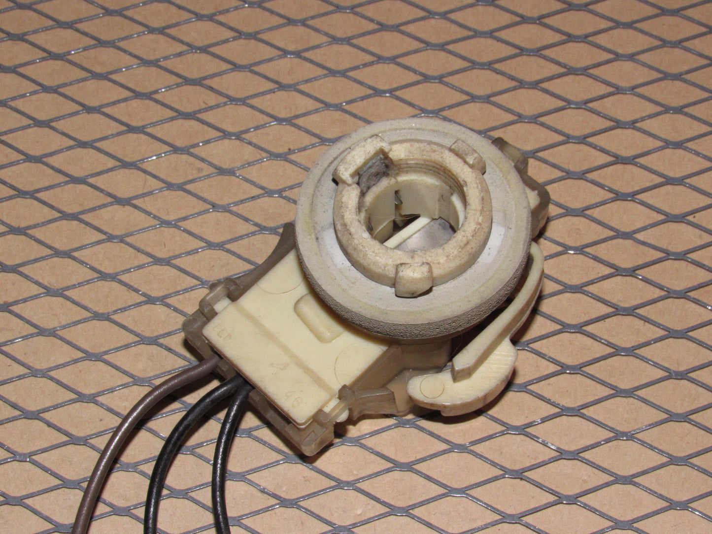 81 82 83 84 Volkswagen Rabbit OEM Tail Reverse Light 3 Wiring Bulb Socket