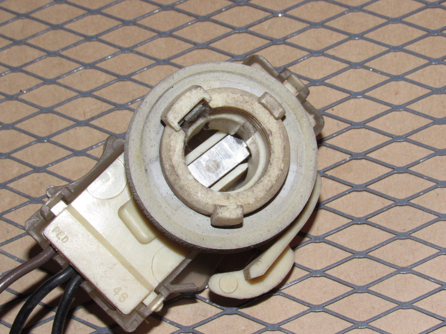 81 82 83 84 Volkswagen Rabbit OEM Tail Reverse Light 3 Wiring Bulb Socket