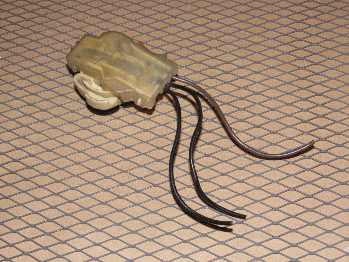 81 82 83 84 Volkswagen Rabbit OEM Tail Reverse Light 3 Wiring Bulb Socket