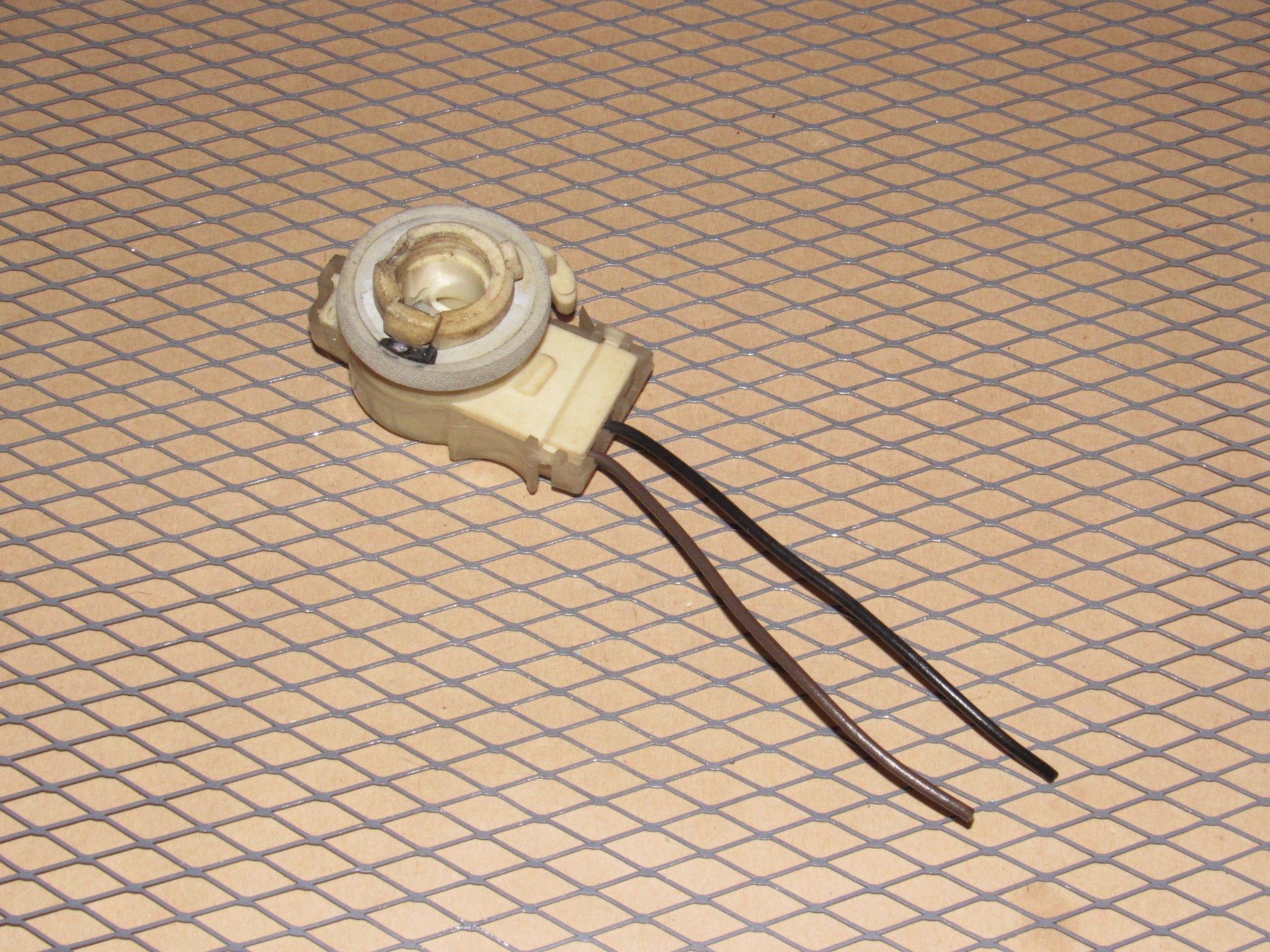 81 82 83 84 Volkswagen Rabbit OEM Tail Reverse Light 2 Wiring Bulb Socket