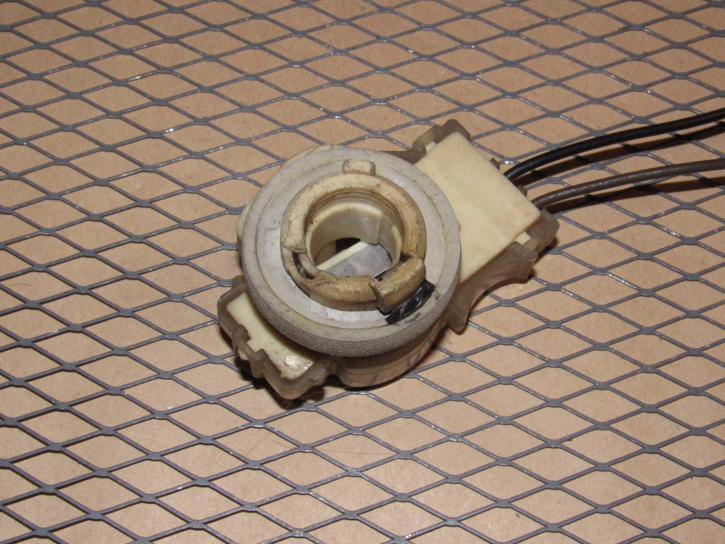 81 82 83 84 Volkswagen Rabbit OEM Tail Reverse Light 2 Wiring Bulb Socket