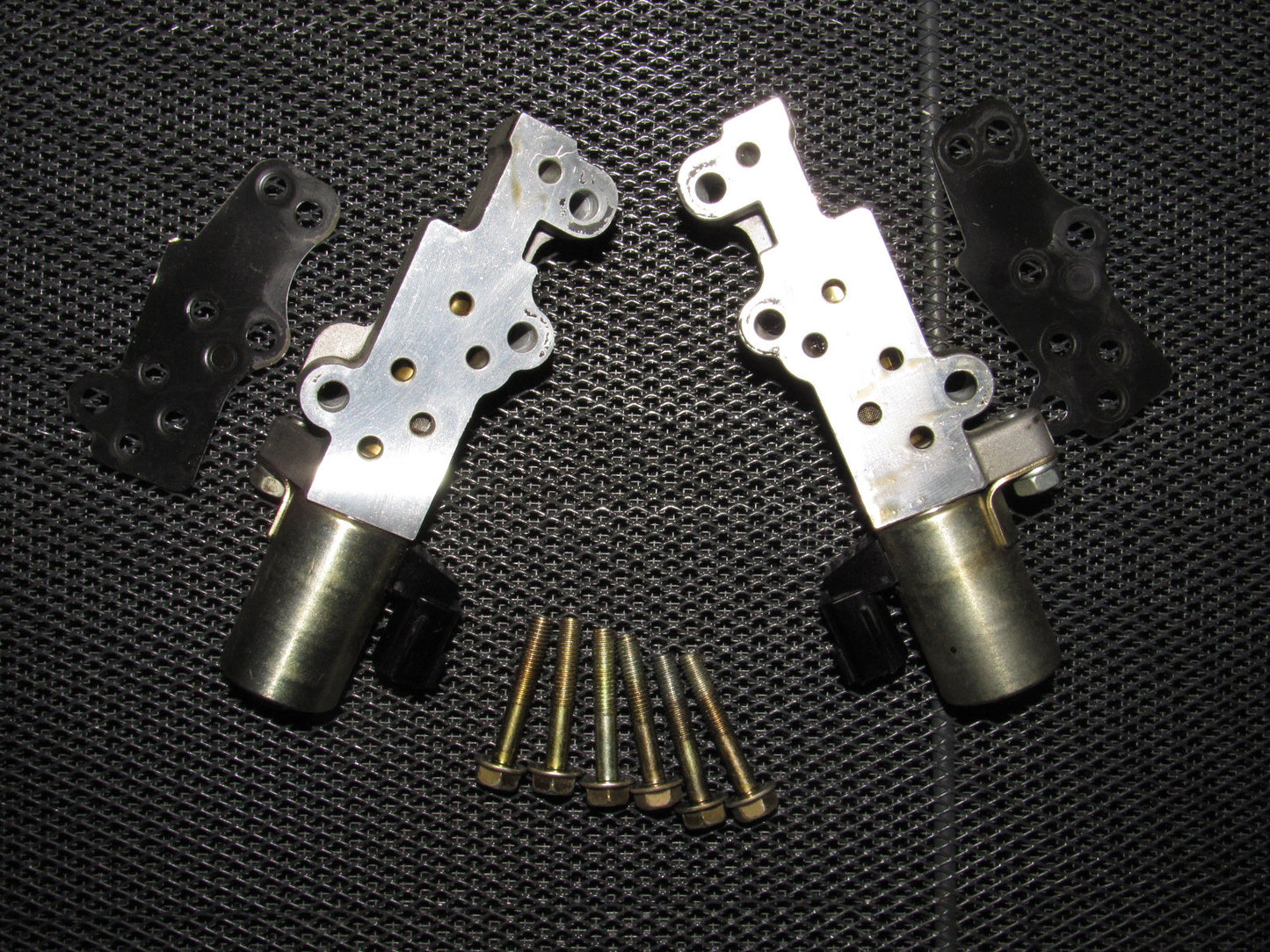 03-04 Infiniti G35 Sedan OEM Intake CVTCS Oil Solenoid Set