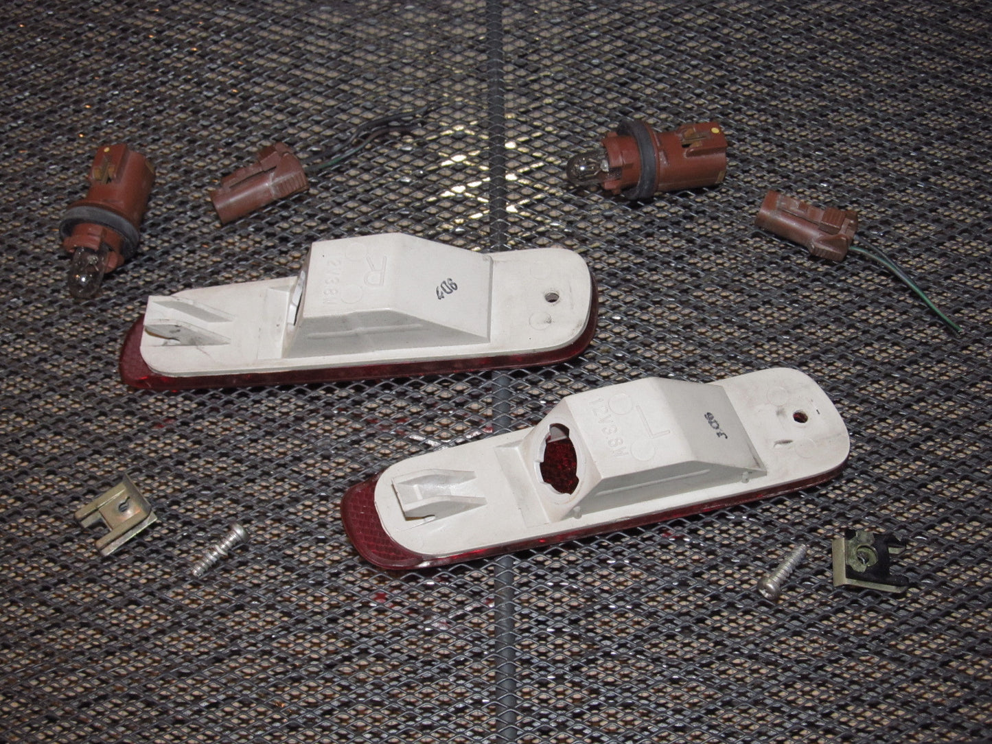 90-96 Nissan 300zx OEM Rear Side Marker - Set